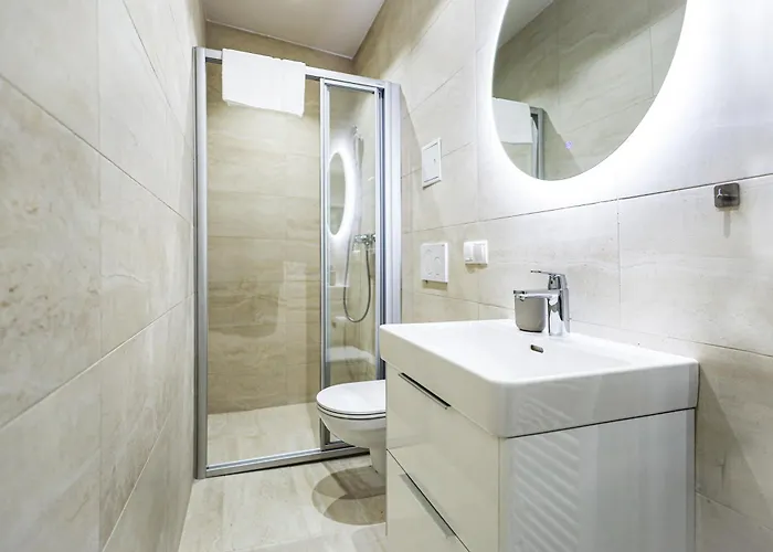 1 Bdr - Silver, Right Near Schoenbrunn Palace * Vienna