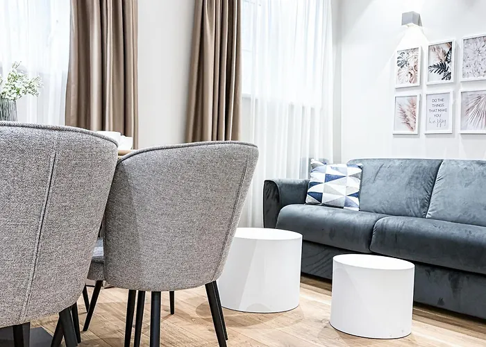 1 Bdr - Silver, Right Near Schoenbrunn Palace *